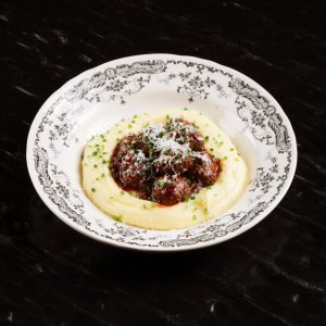 Тефтельки из оленины с сырно картофельным фондю